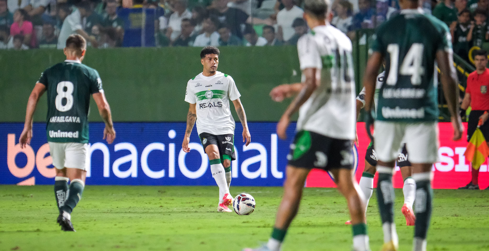 Vídeo: gol e principais lances de Goiás x Coritiba 