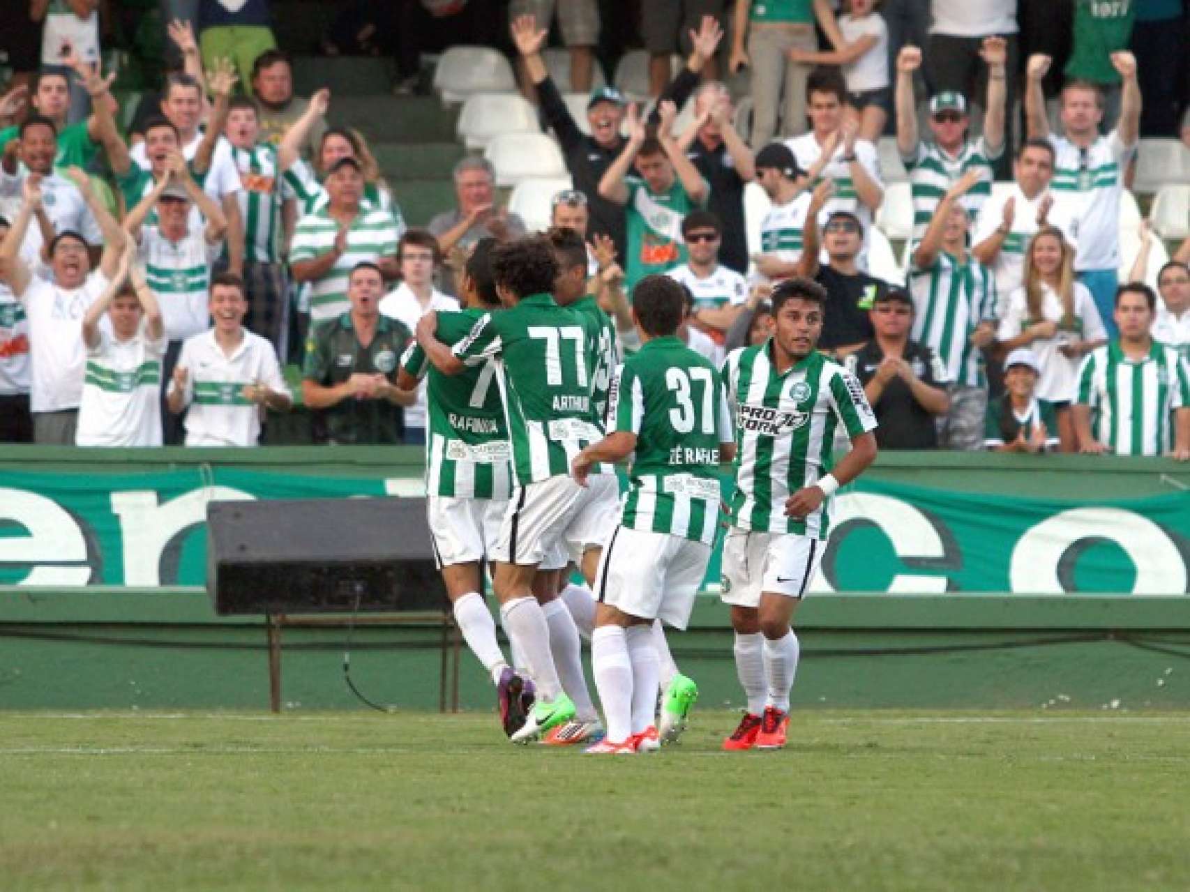 Coxa vence o Arapongas