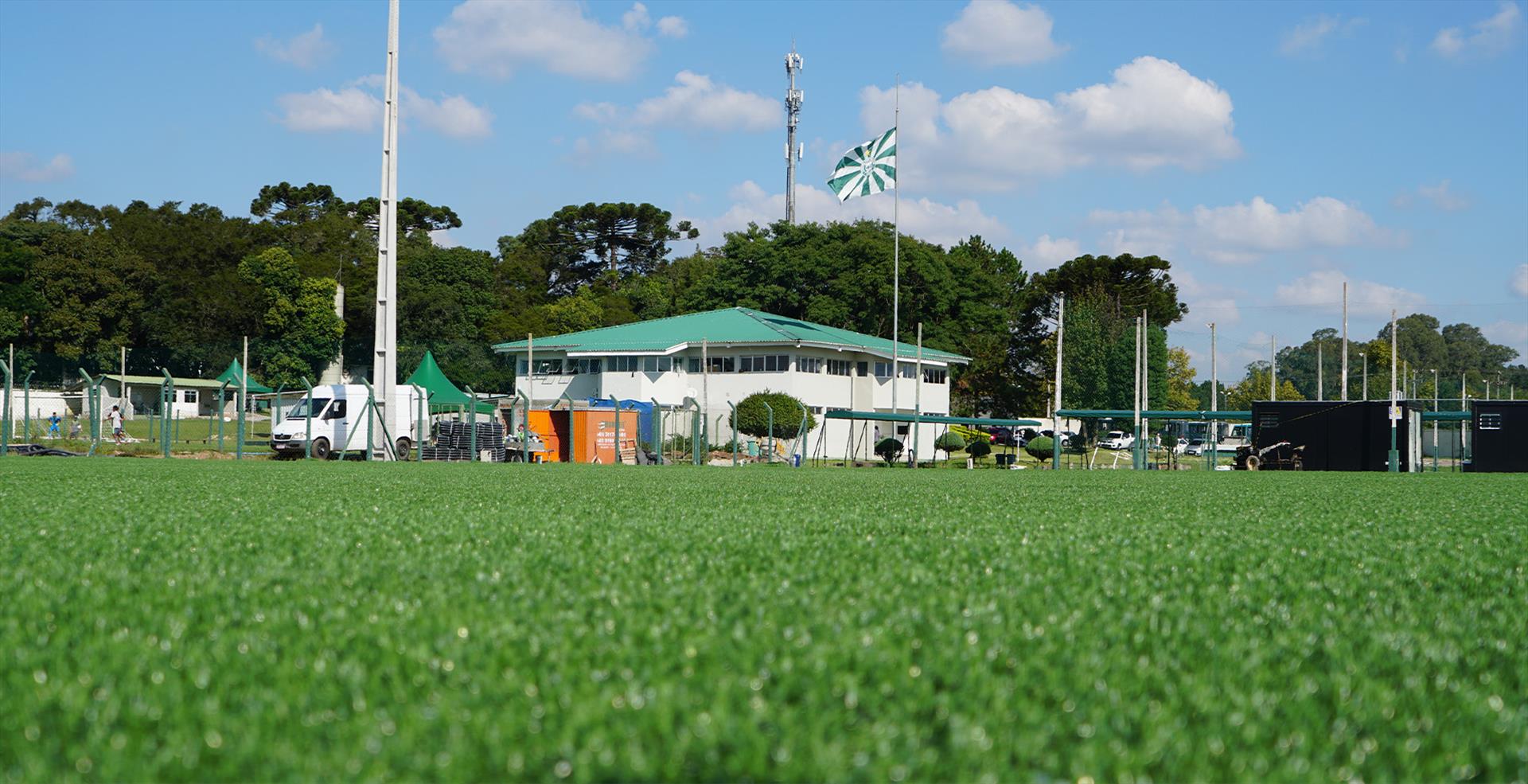 Campo com grama sinttica  inaugurado no CT Bayard Osna 