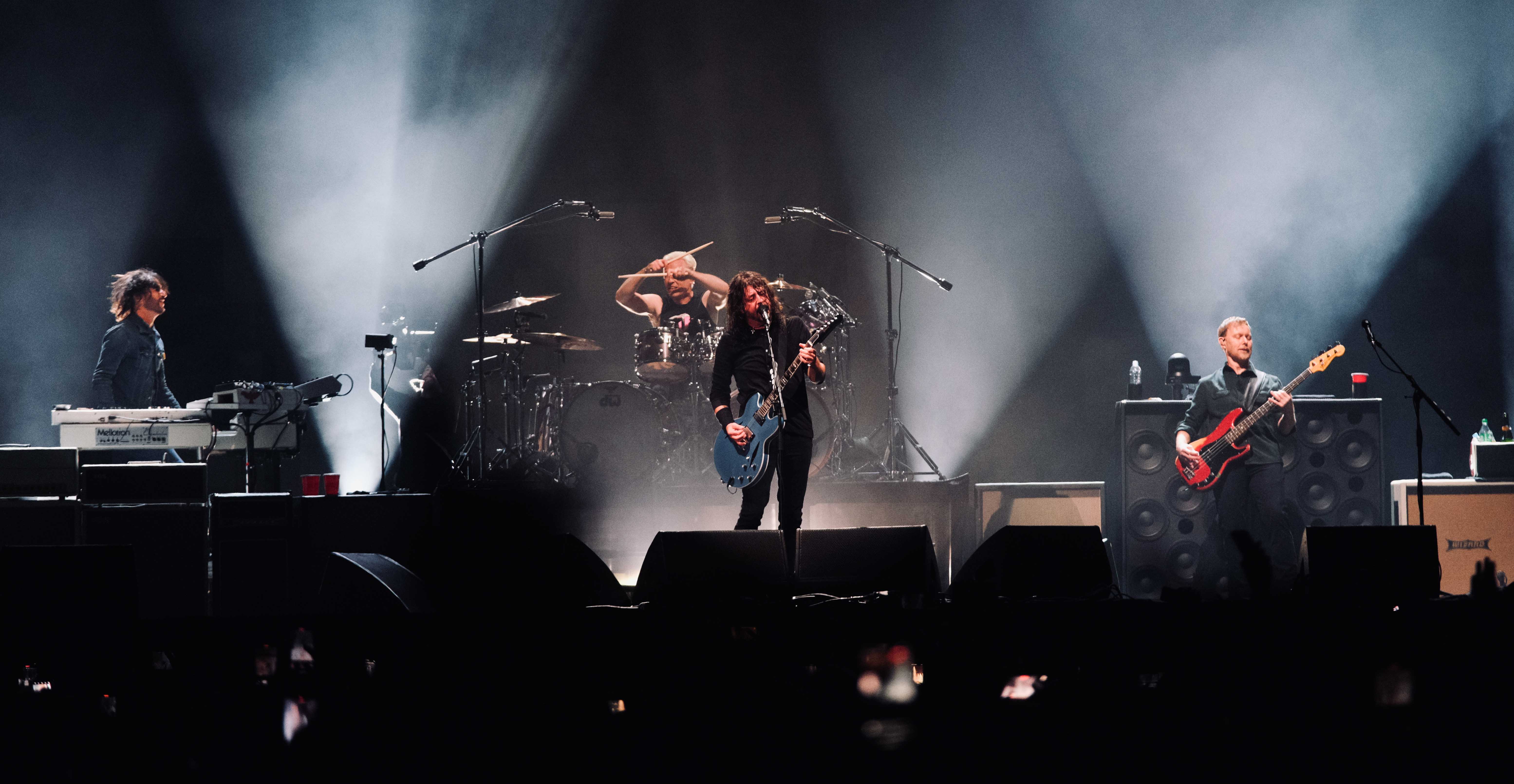 O Couto Pereira foi palco de show espetacular do Foo Fighters