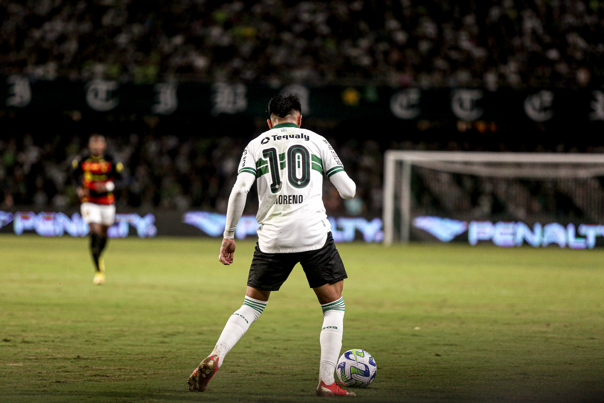 Coritiba exerce direito de compra de Marcelino Moreno