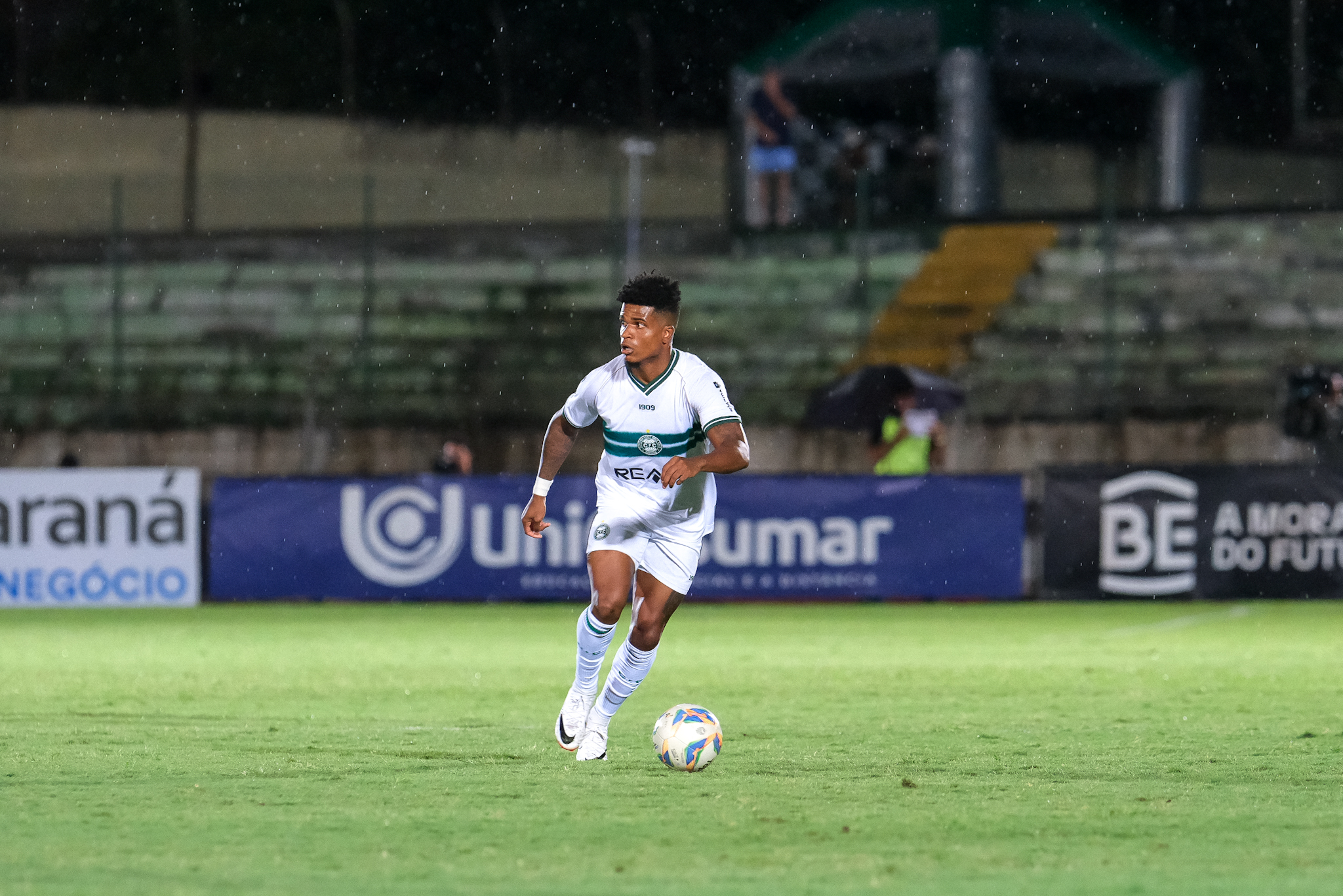 Revs na partida de ida da semifinal