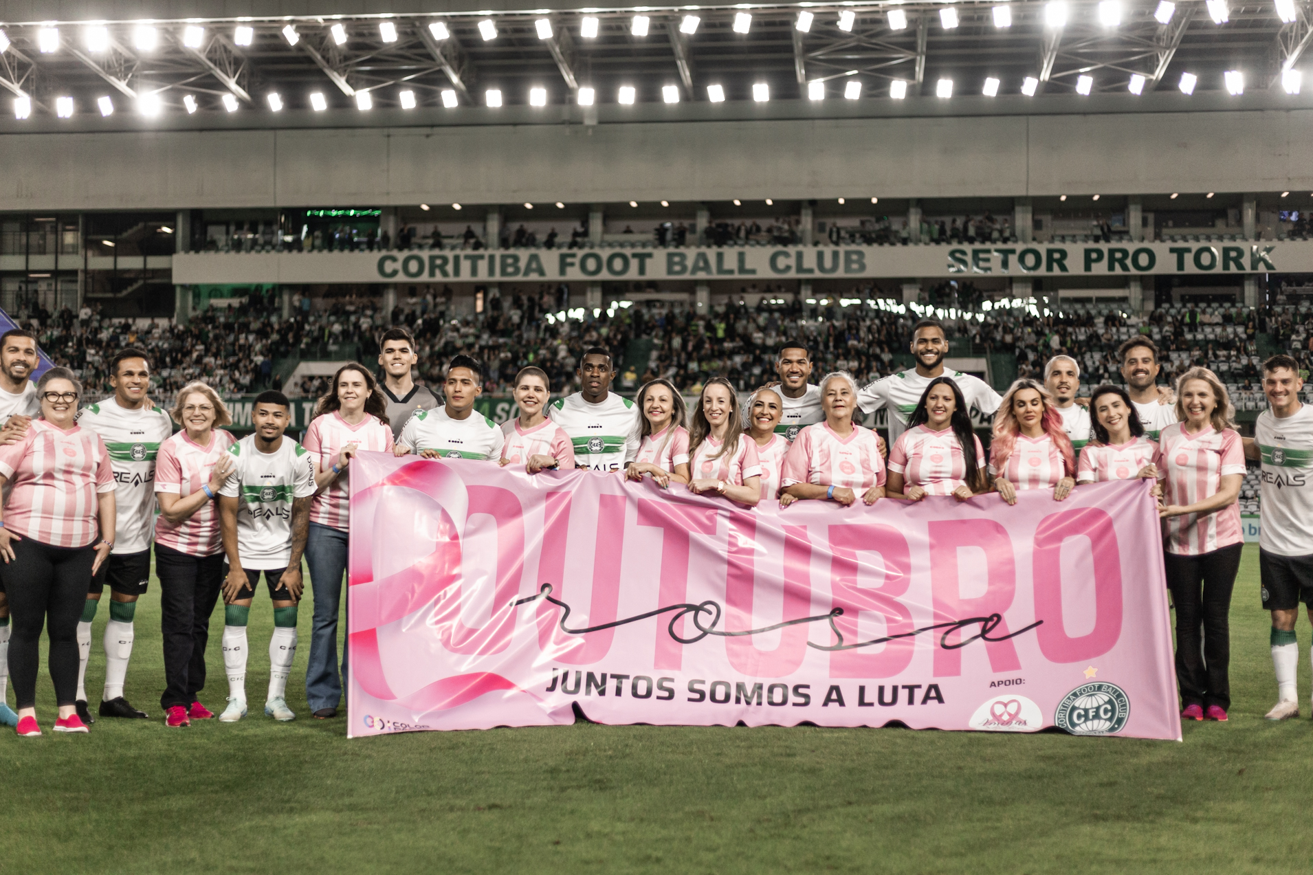 Partida contra o Gois termina com placar fechado no Couto Pereira