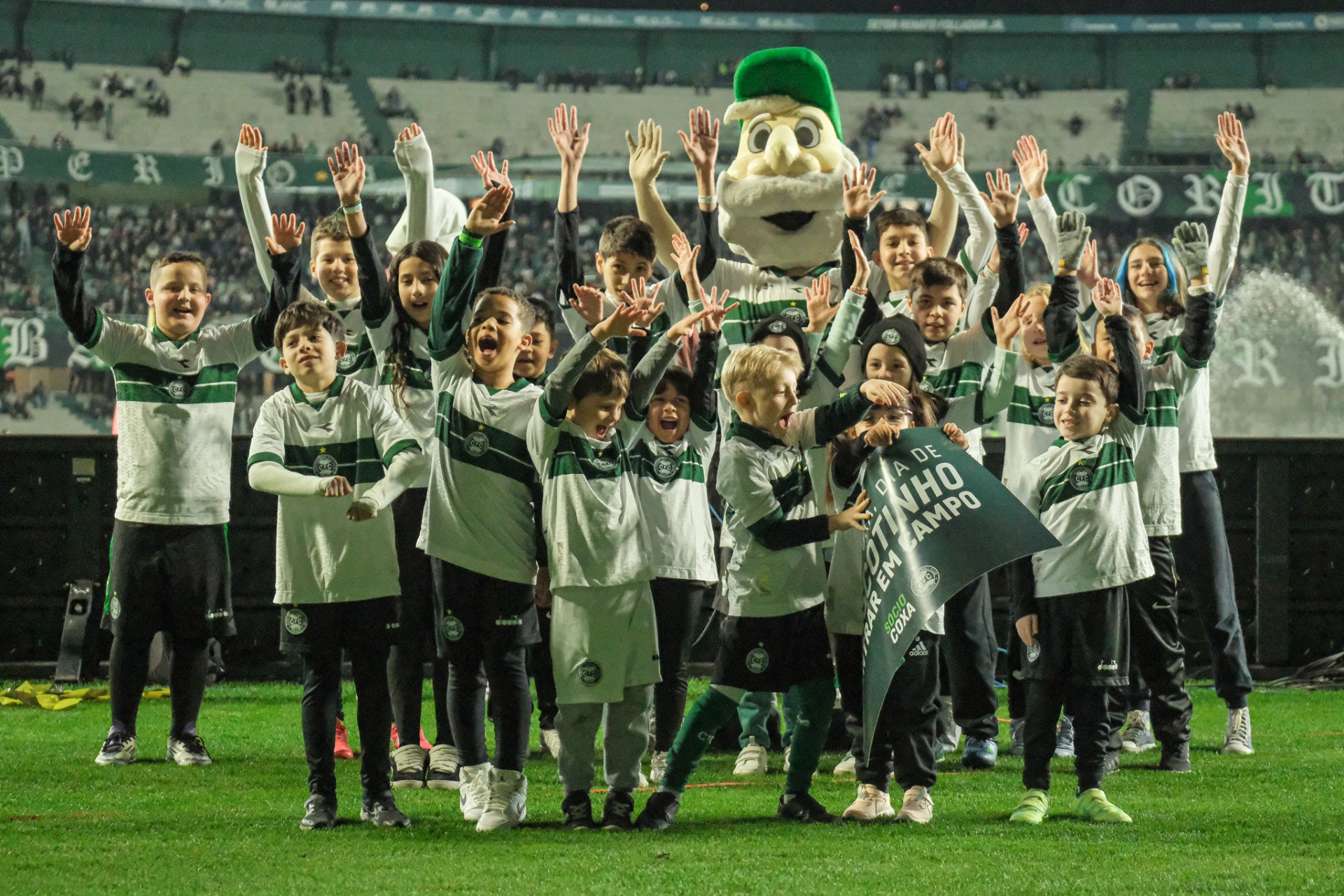 Galeria dos Mascotinhos #CFCxVRFC