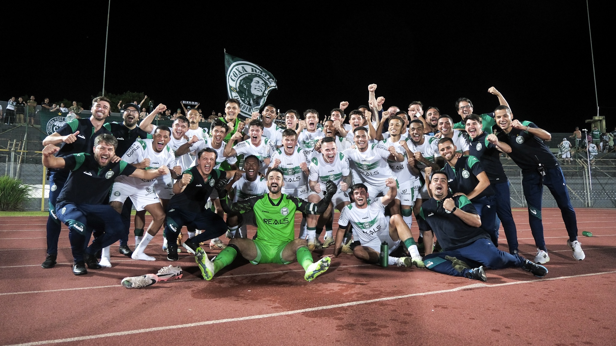 Coritiba vence Maring e garante trs pontos fora de casa
