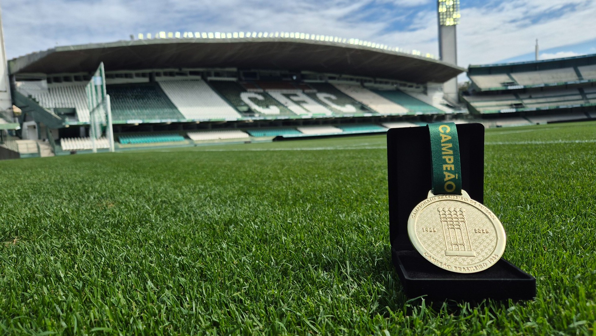 CBF participa de homenagem do Coritiba aos campees brasileiros de 1985