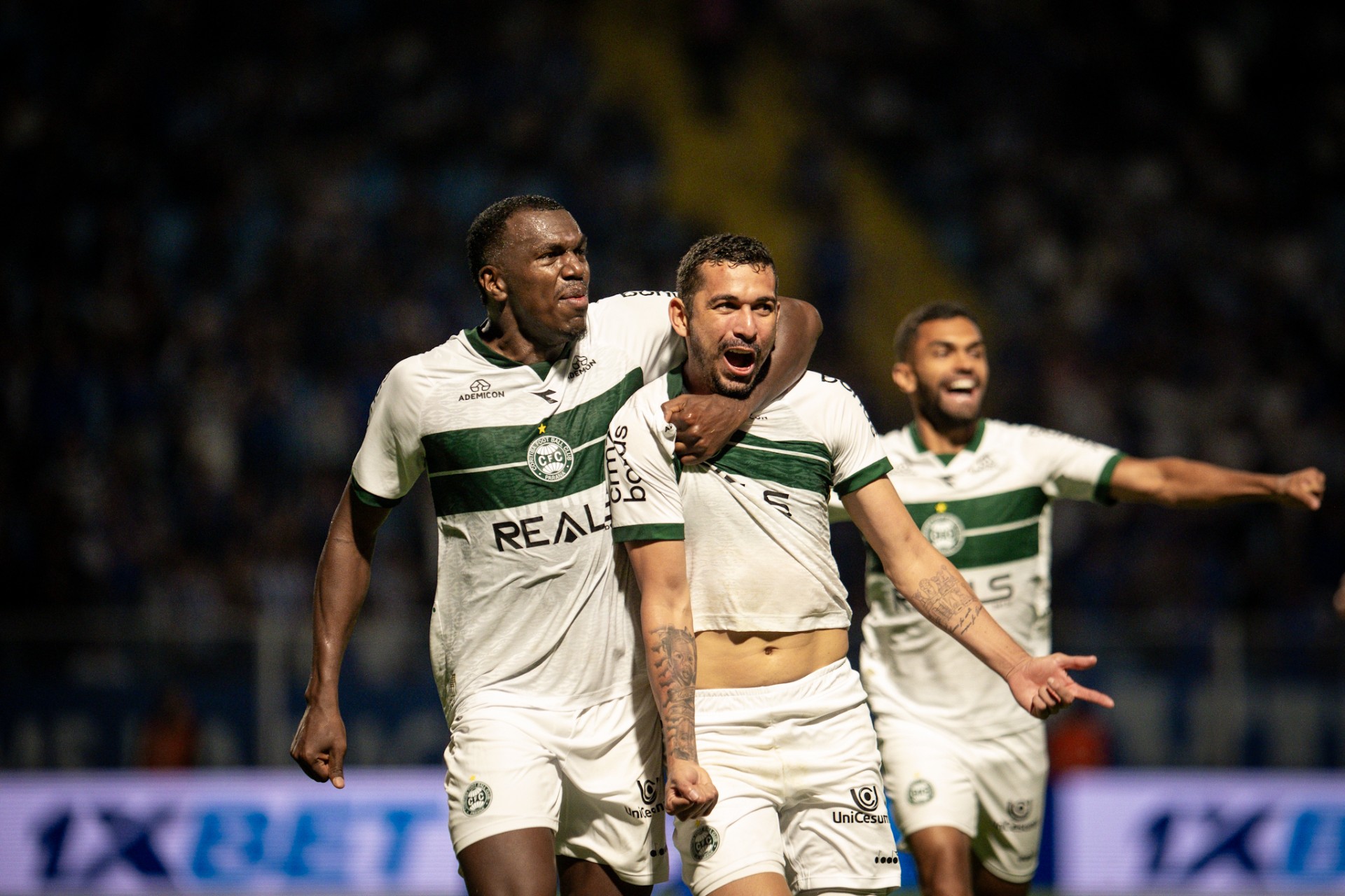 Coritiba vence o Ava na Ressacada