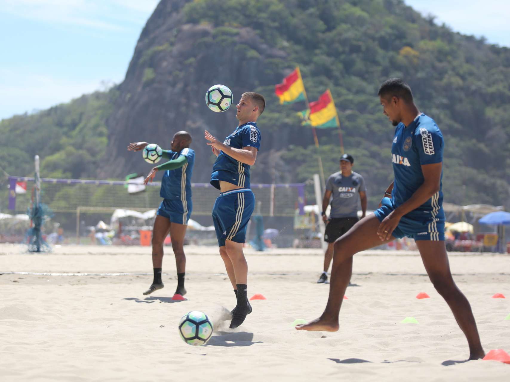 Coxa faz atividade no Rio de Janeiro