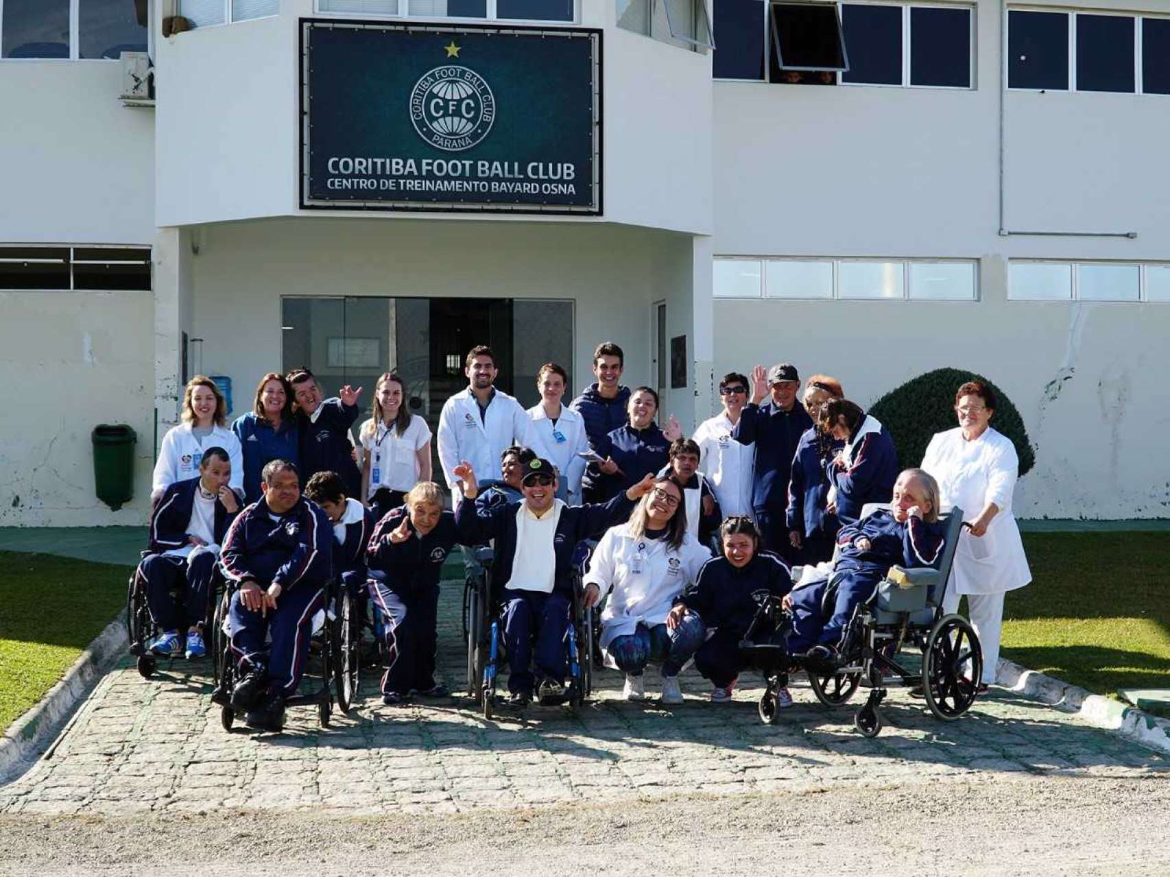 Pequeno Cotolengo visita CT do Coritiba 