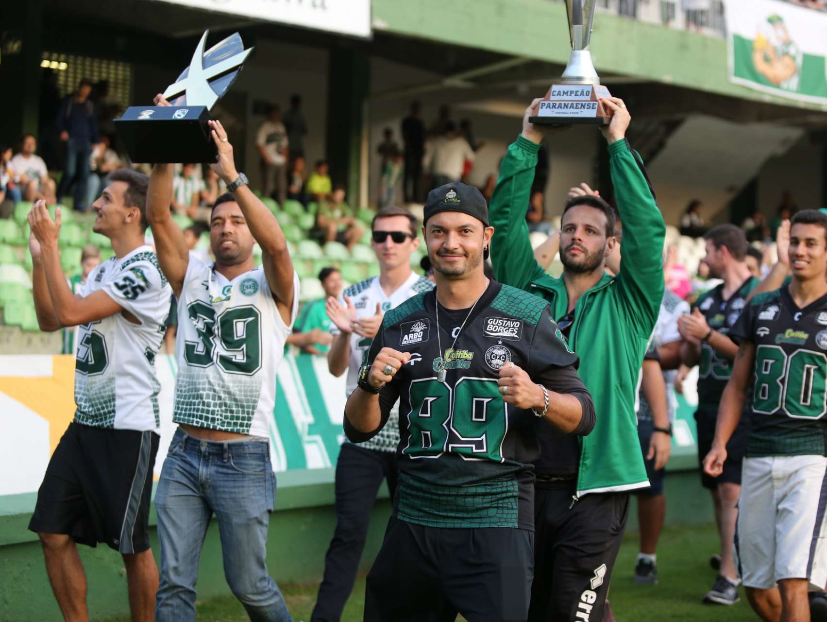 Coritiba Crocodiles comemora ttulo no Couto