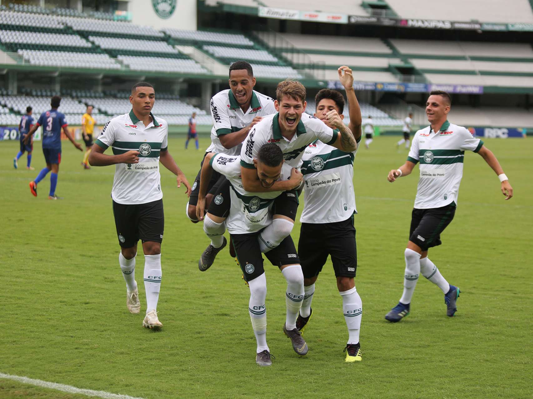 Pela Copa do Brasil, Coxa entra em campo amanh