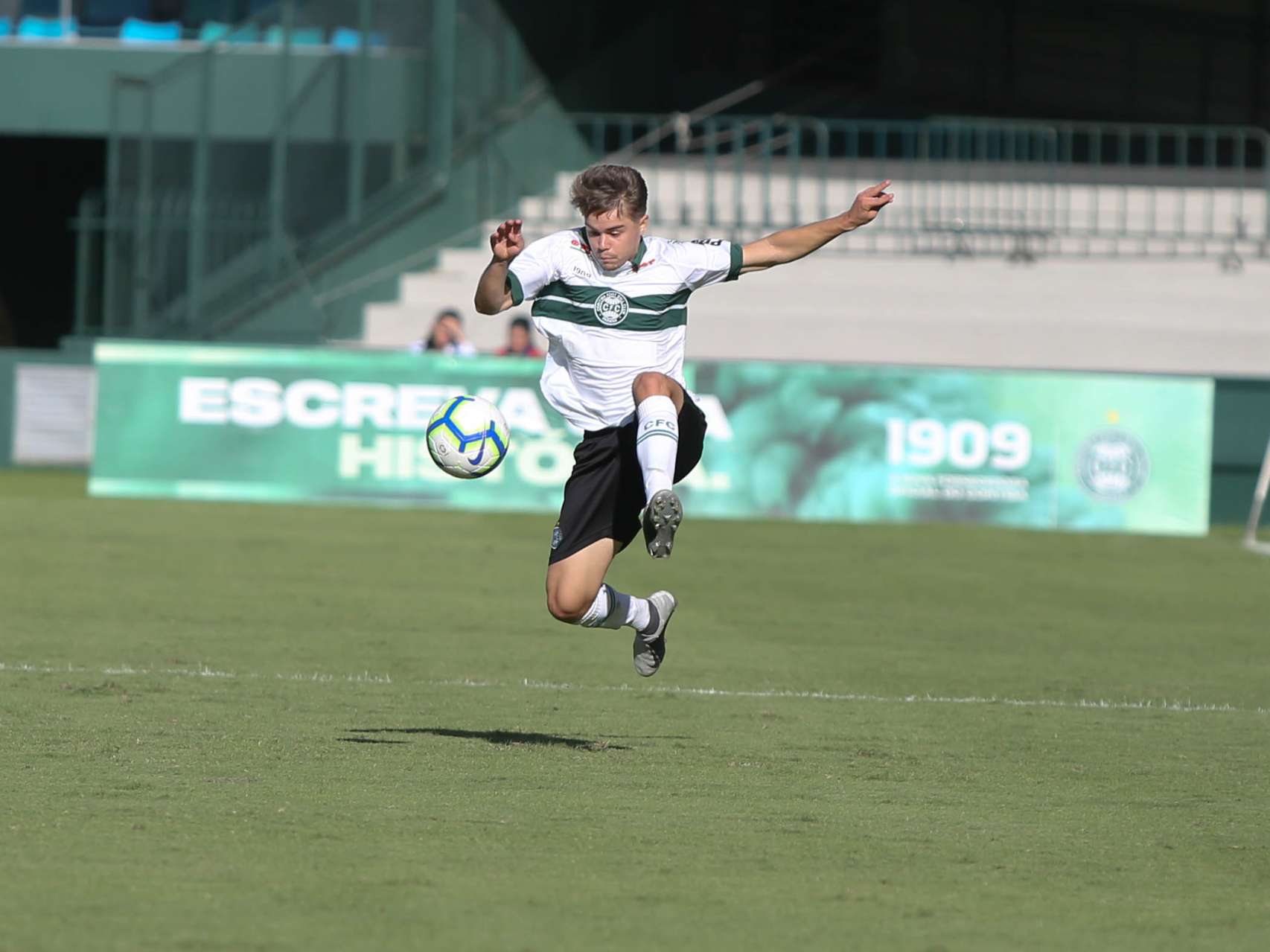 Empate no Paranaense Sub-17