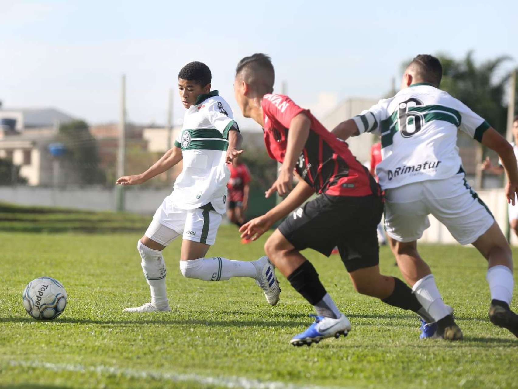 Coxa Sub-15 vence no estadual