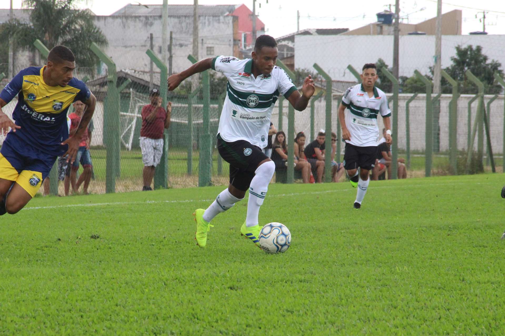 Coxa segue no estadual Sub-19