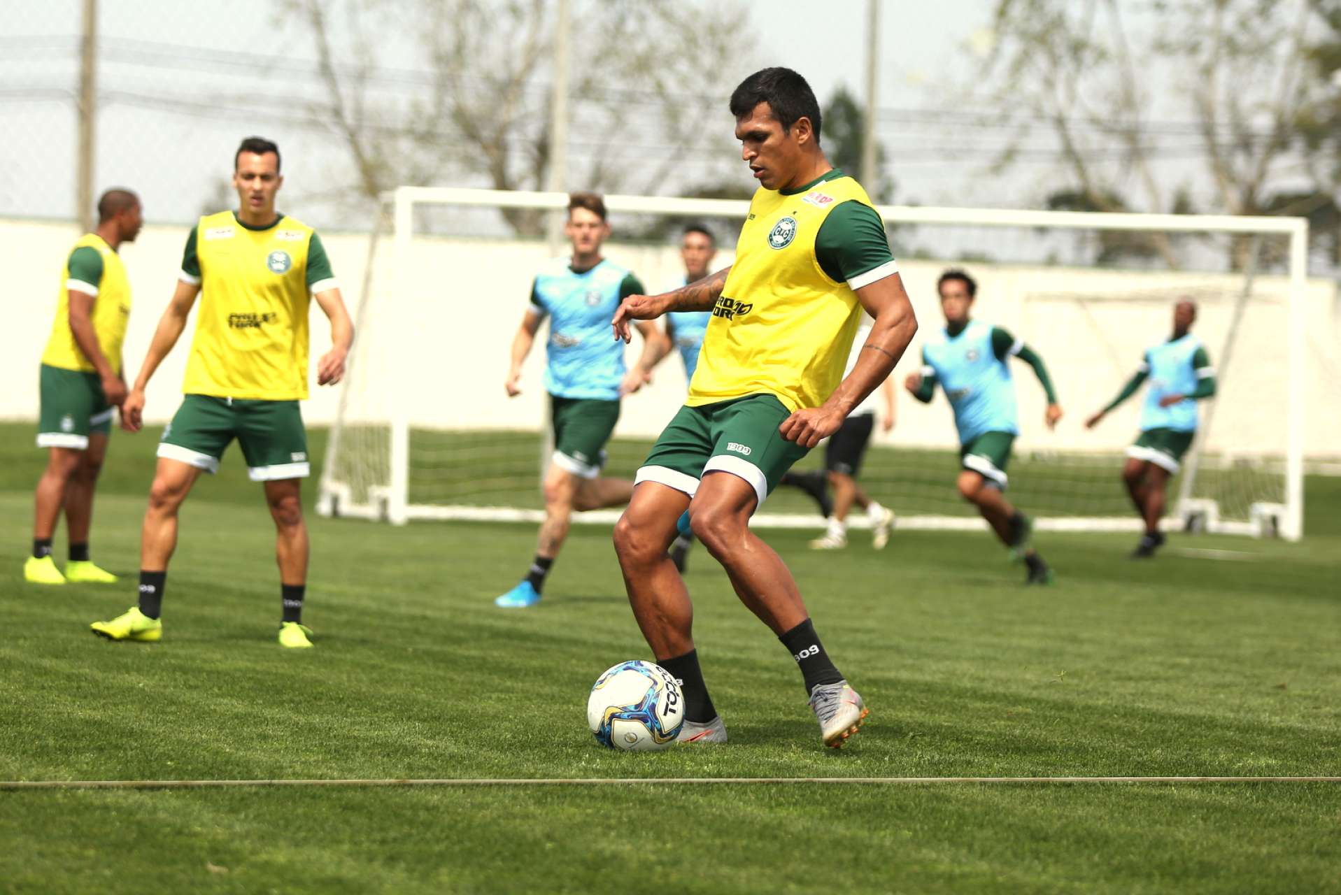Coxa se prepara para pegar o Londrina