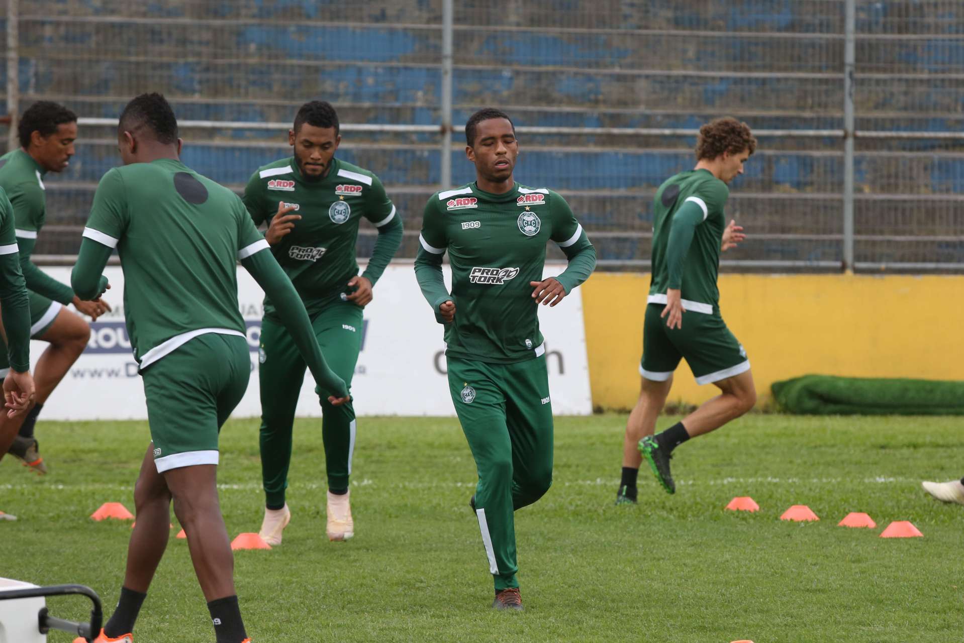 Coxa faz atividade em Pelotas