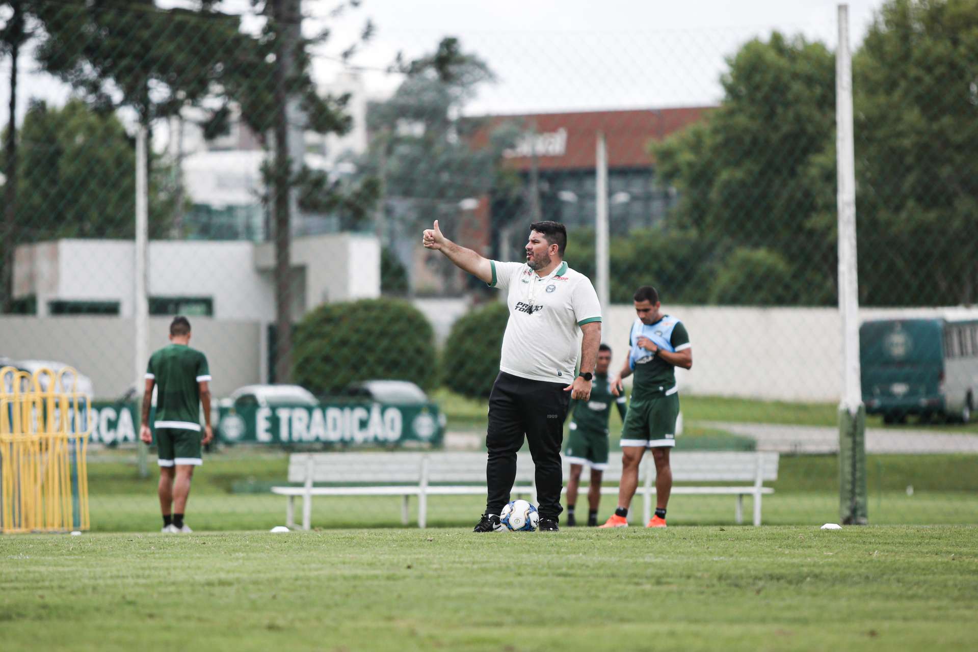 Coxa abre ltima semana cheia antes da estreia