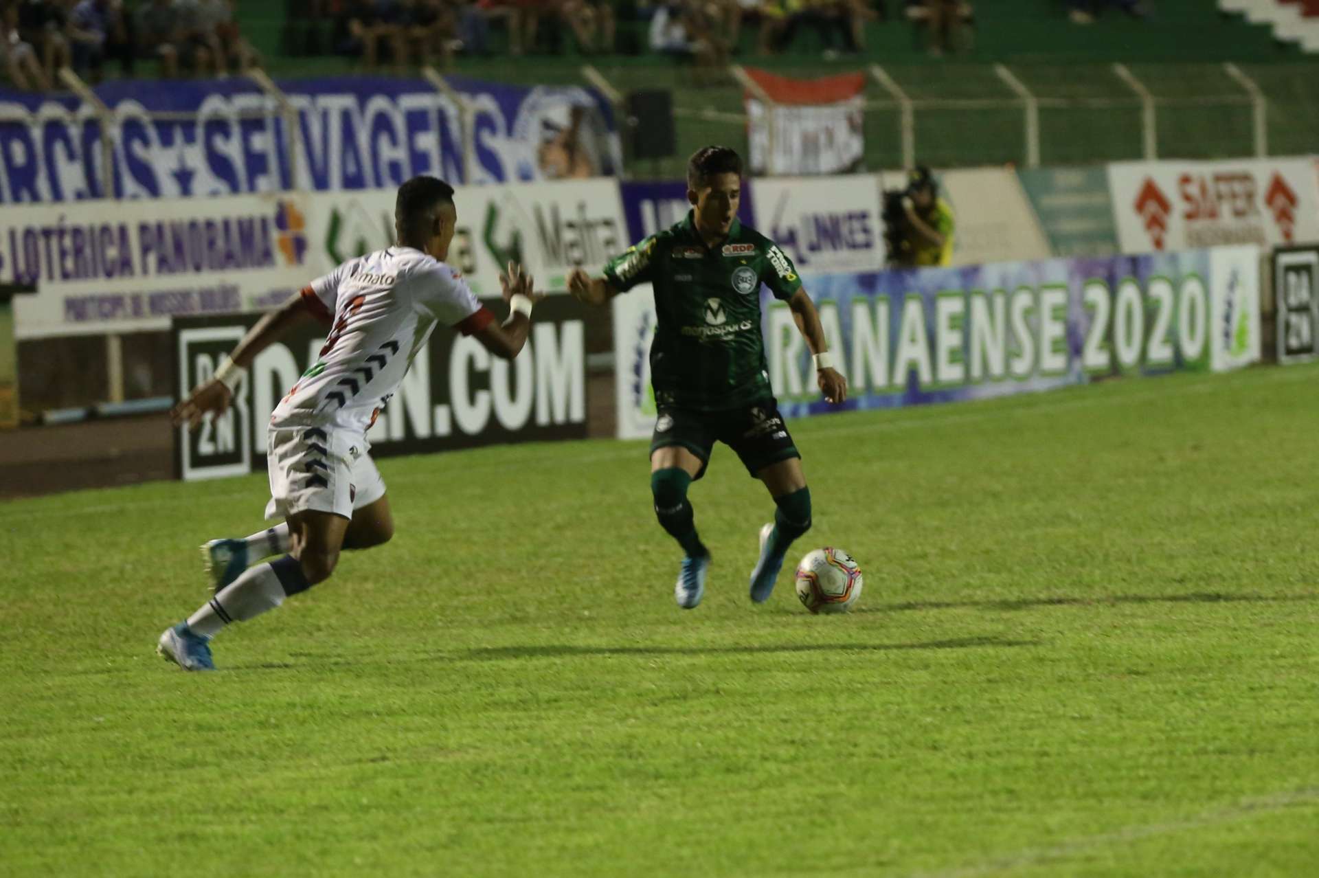 Coritiba empata fora de casa