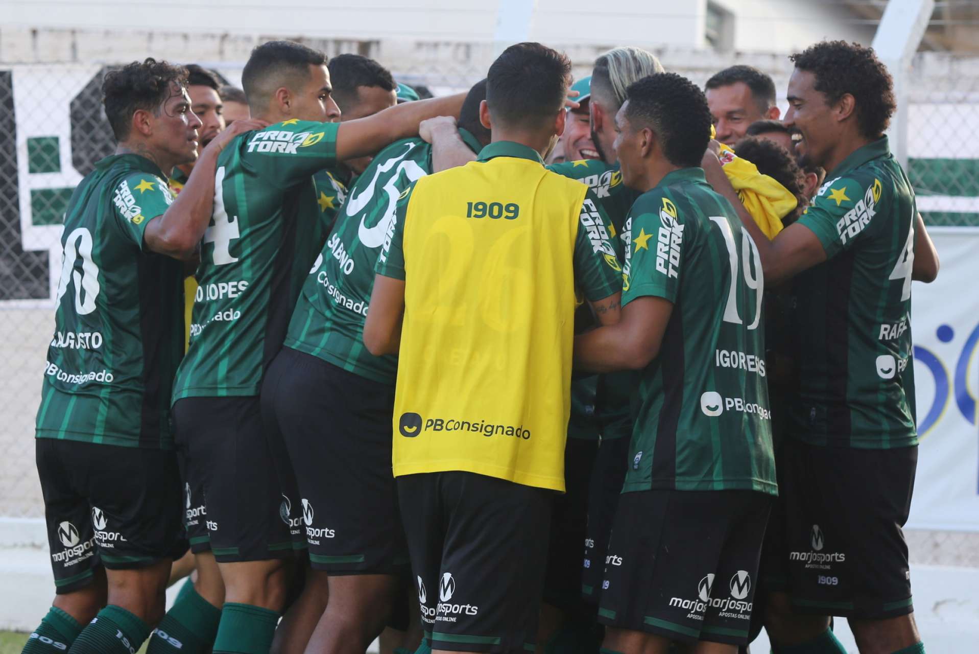 Coxa vence o PSTC 