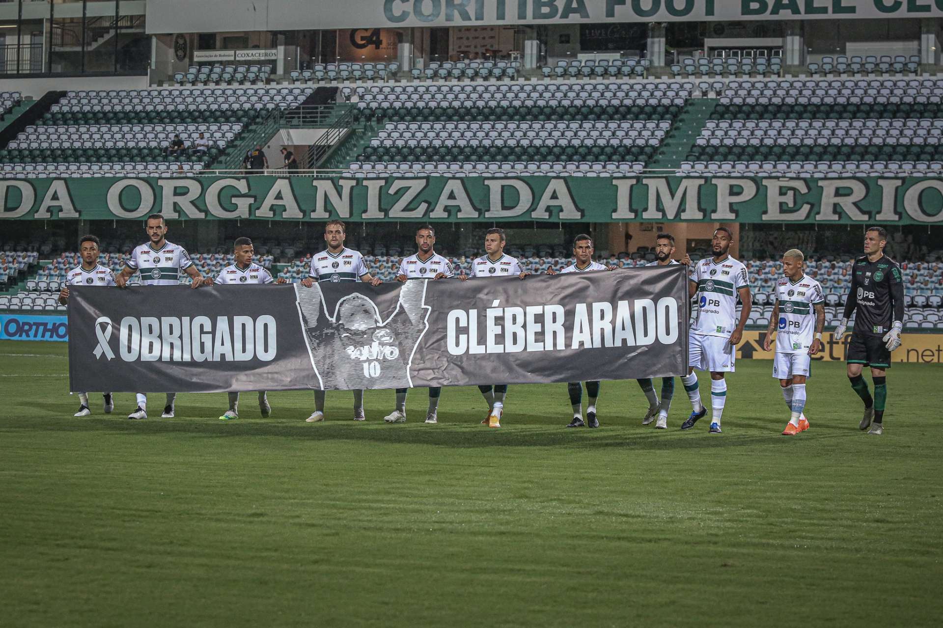 Homenagem a Clber Arado 