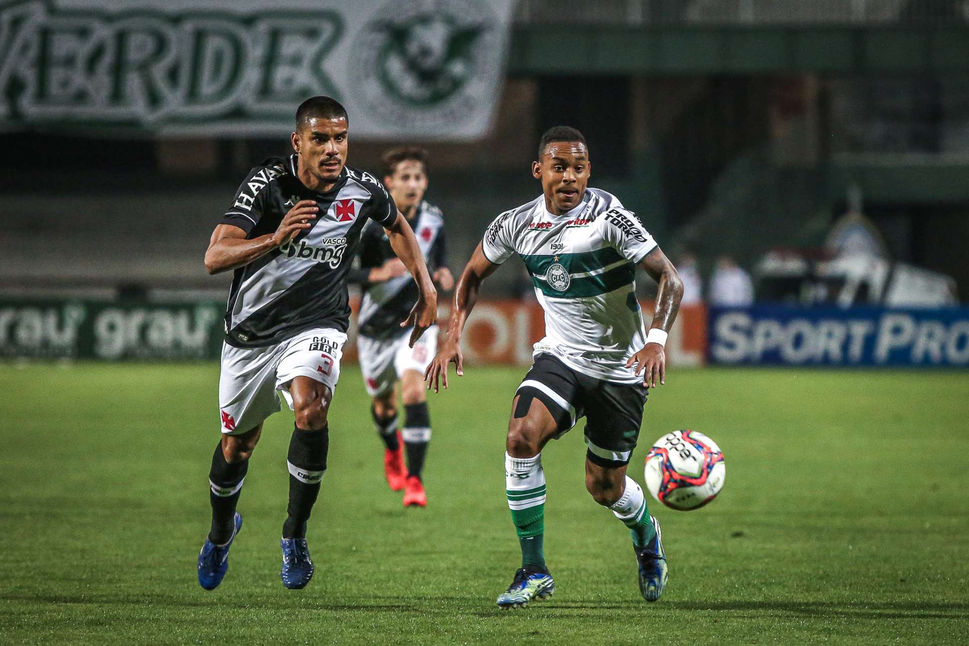 Confira os nmeros de Coritiba e Vasco