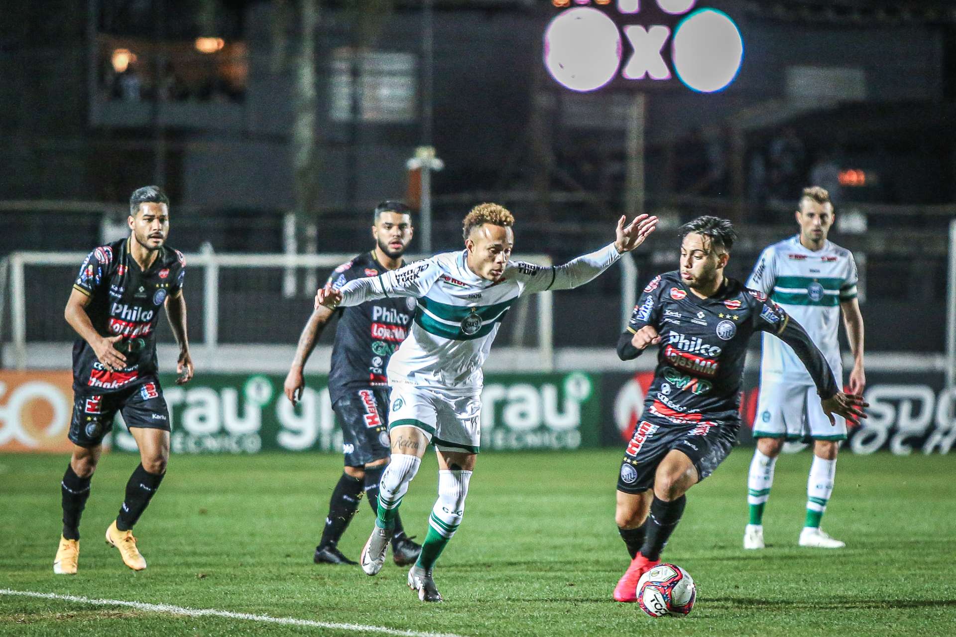 Joo Vitor estreia na equipe principal 