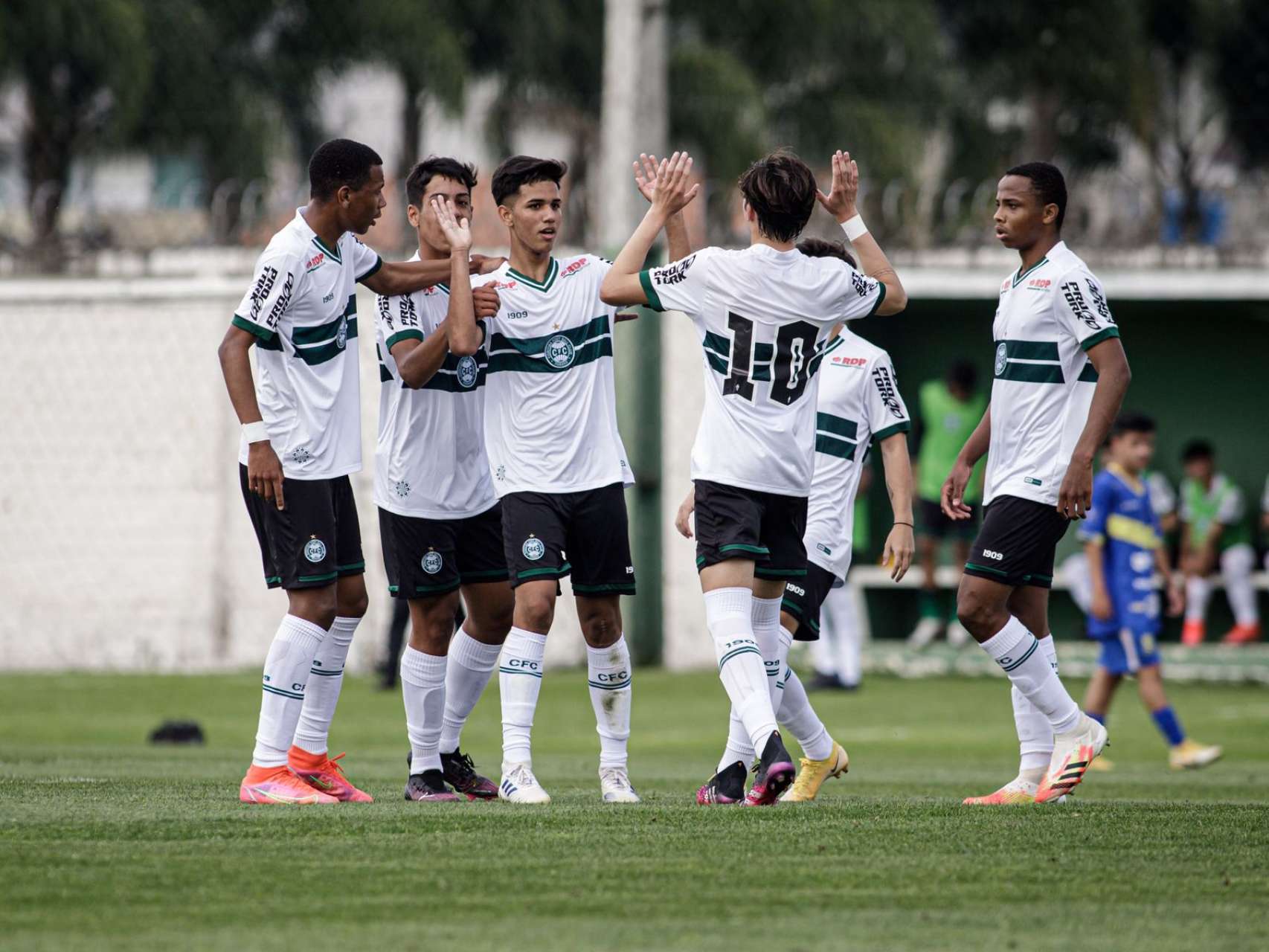 Coxa Sub-16 vence na II Life Cup