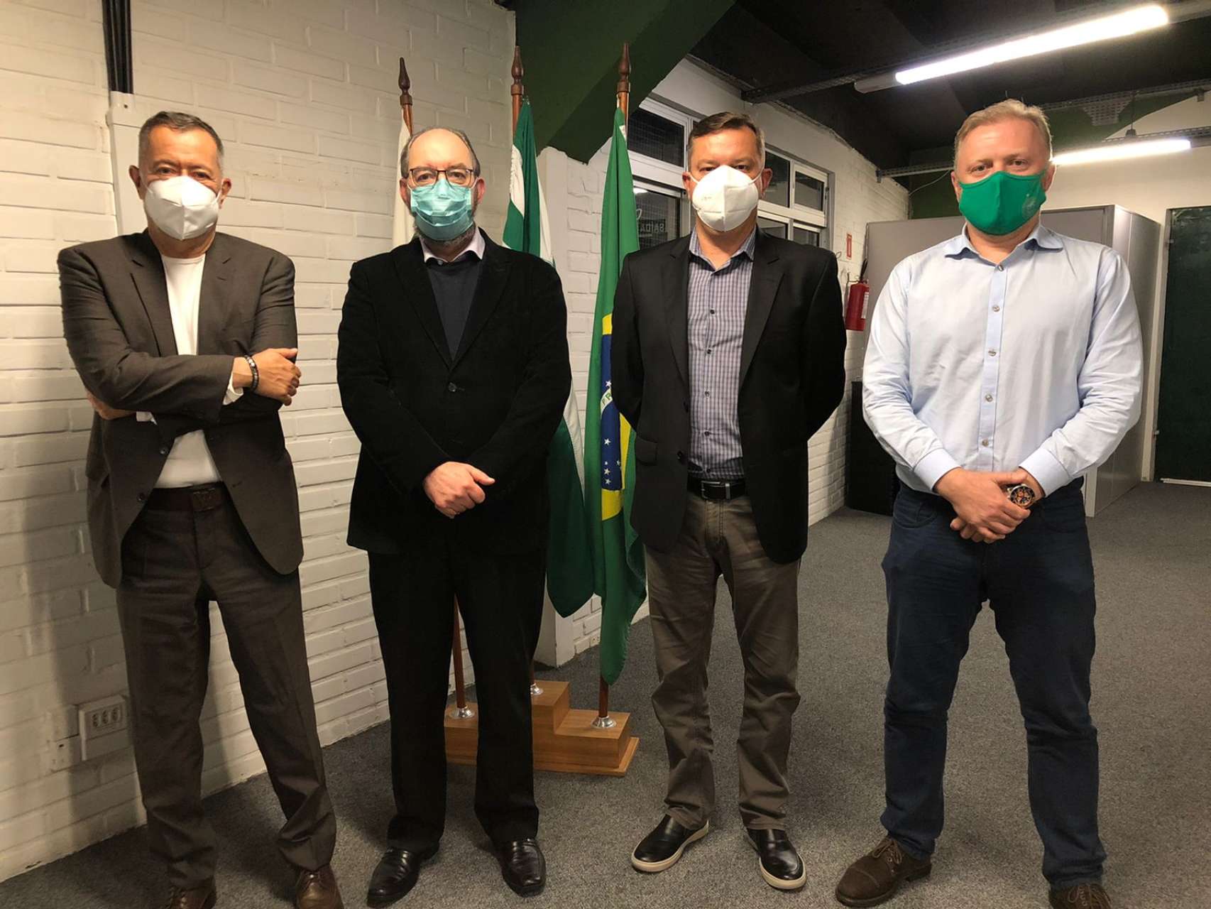 Giovani Giondis visita diretoria do Coxa