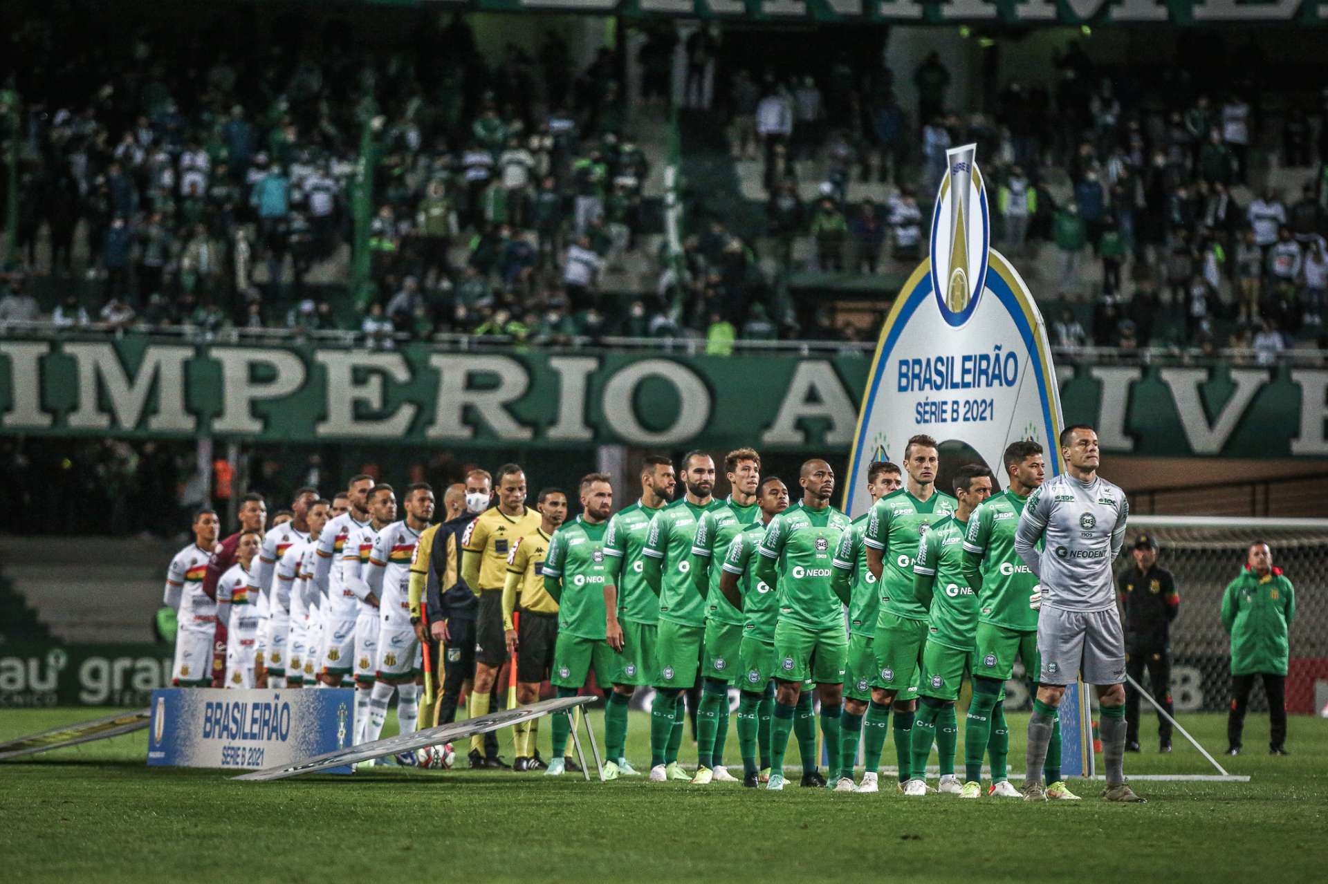 Estreando camisa nova, Coxa fez trs no Sampaio 