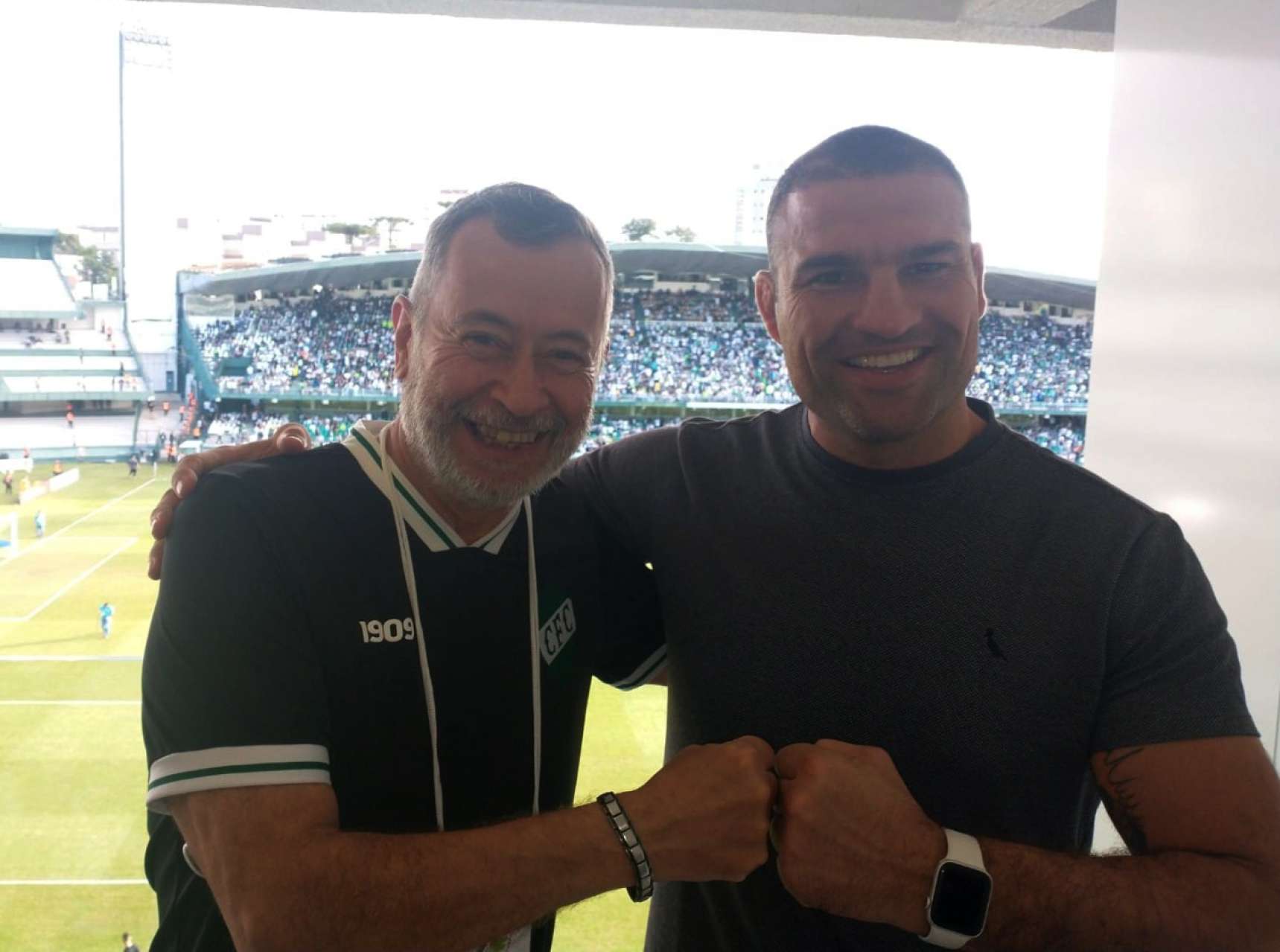 Campeo mundial de MMA, Shogun, recebeu homenagem do Coxa