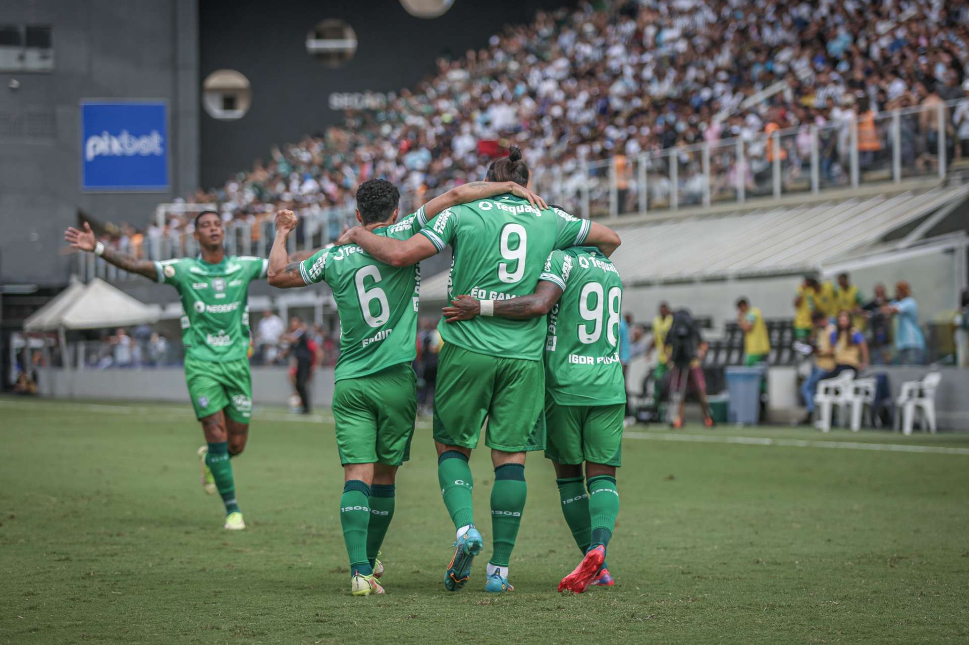 Adrin Martnez estreia pelo Coxa 