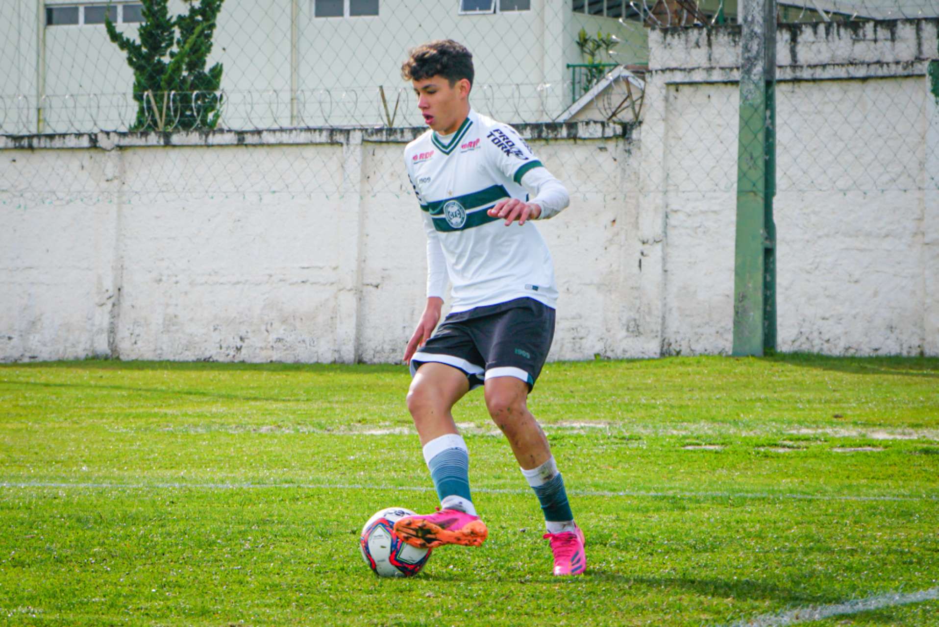 Coxa sub-15 classificado no Paranaense