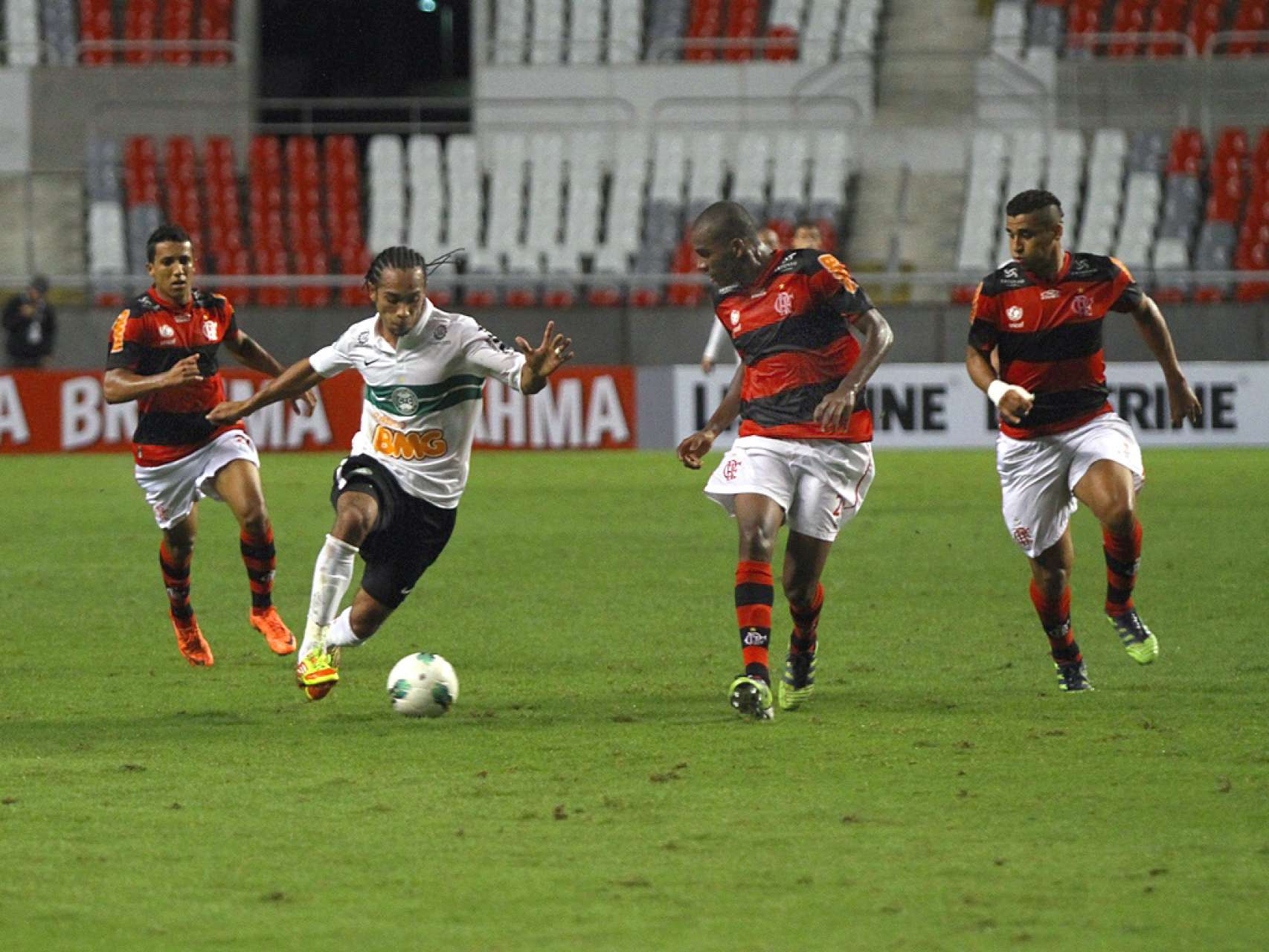 Coritiba e Flamengo se enfrentam pela 41 vez
