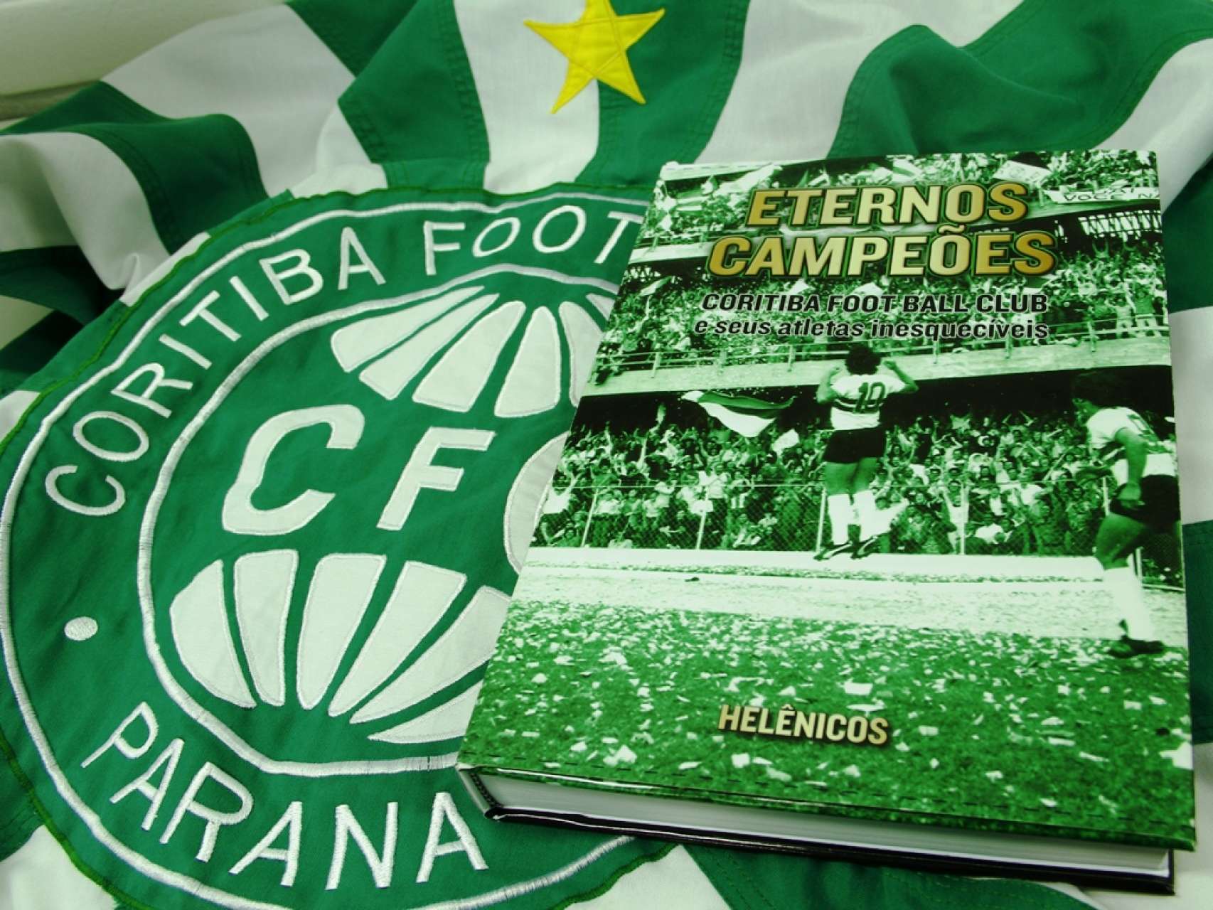 Grupo Helnicos lana livro sobre Coritiba