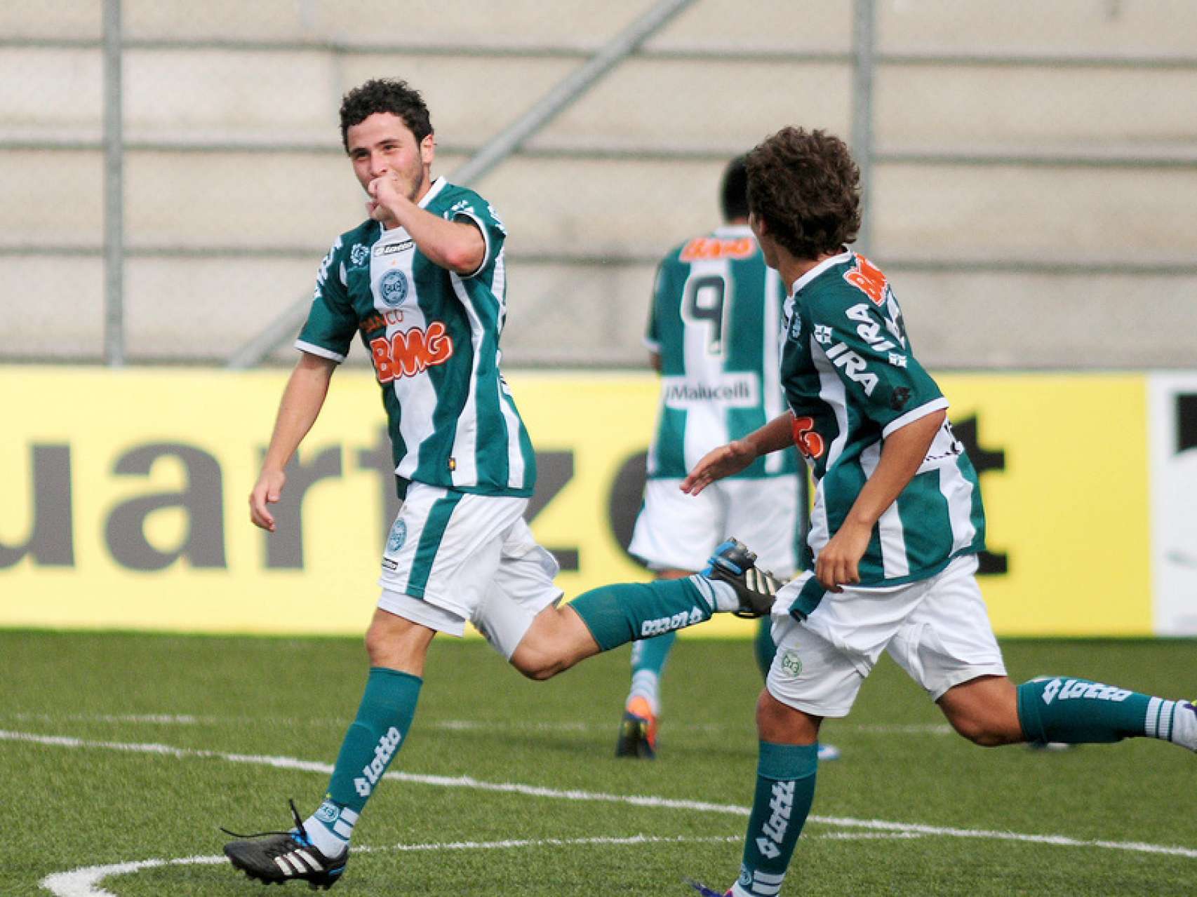 Coxa cede jogadores da base ao Jnior Team