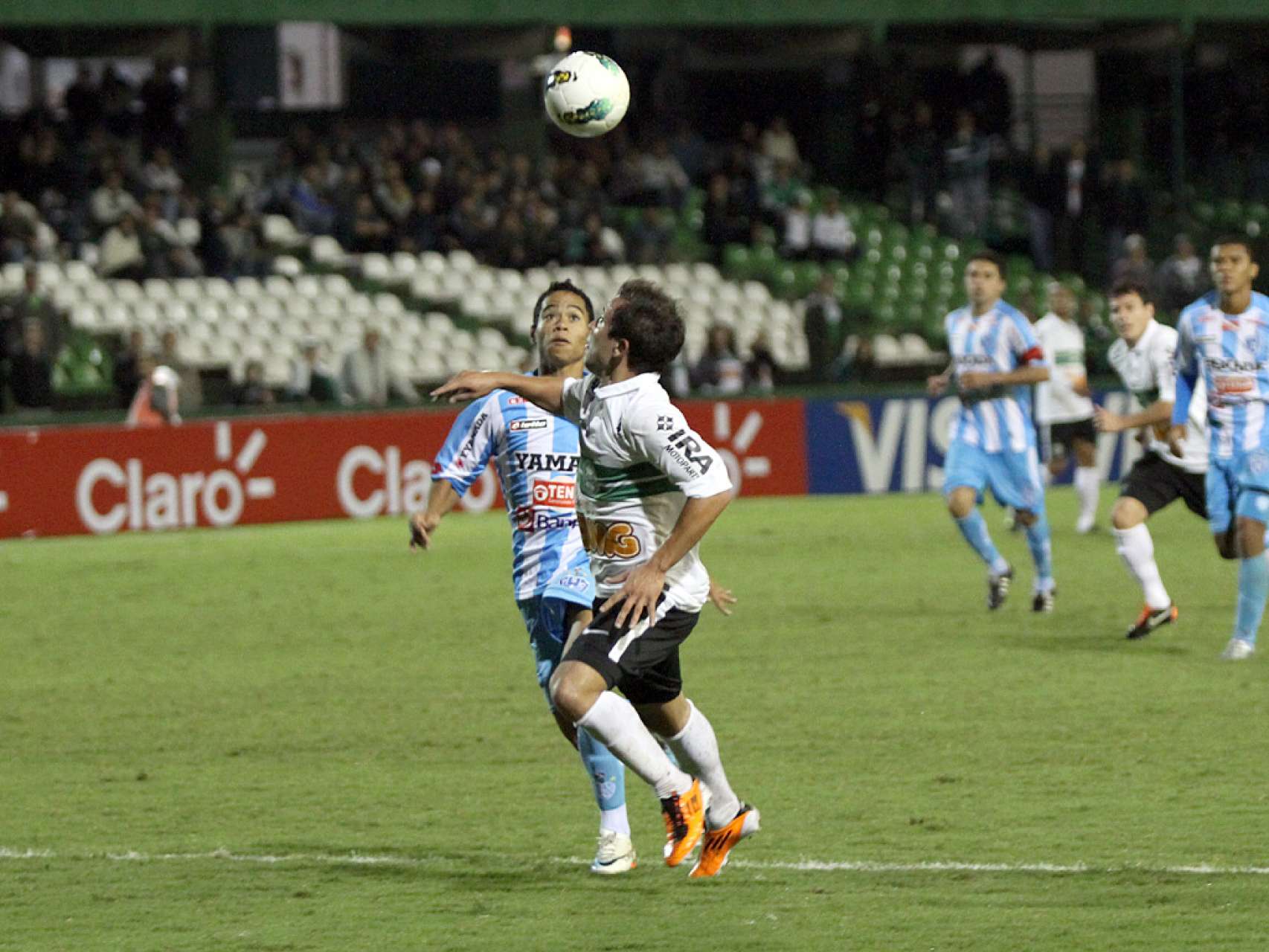 Coritiba e Paysandu se enfrentam pela 16 vez