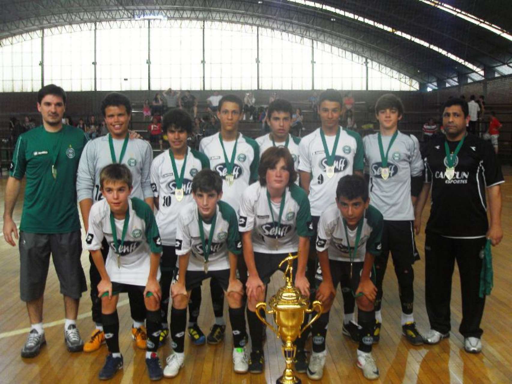 Campees do Campeonato Metropolitano de Futsal