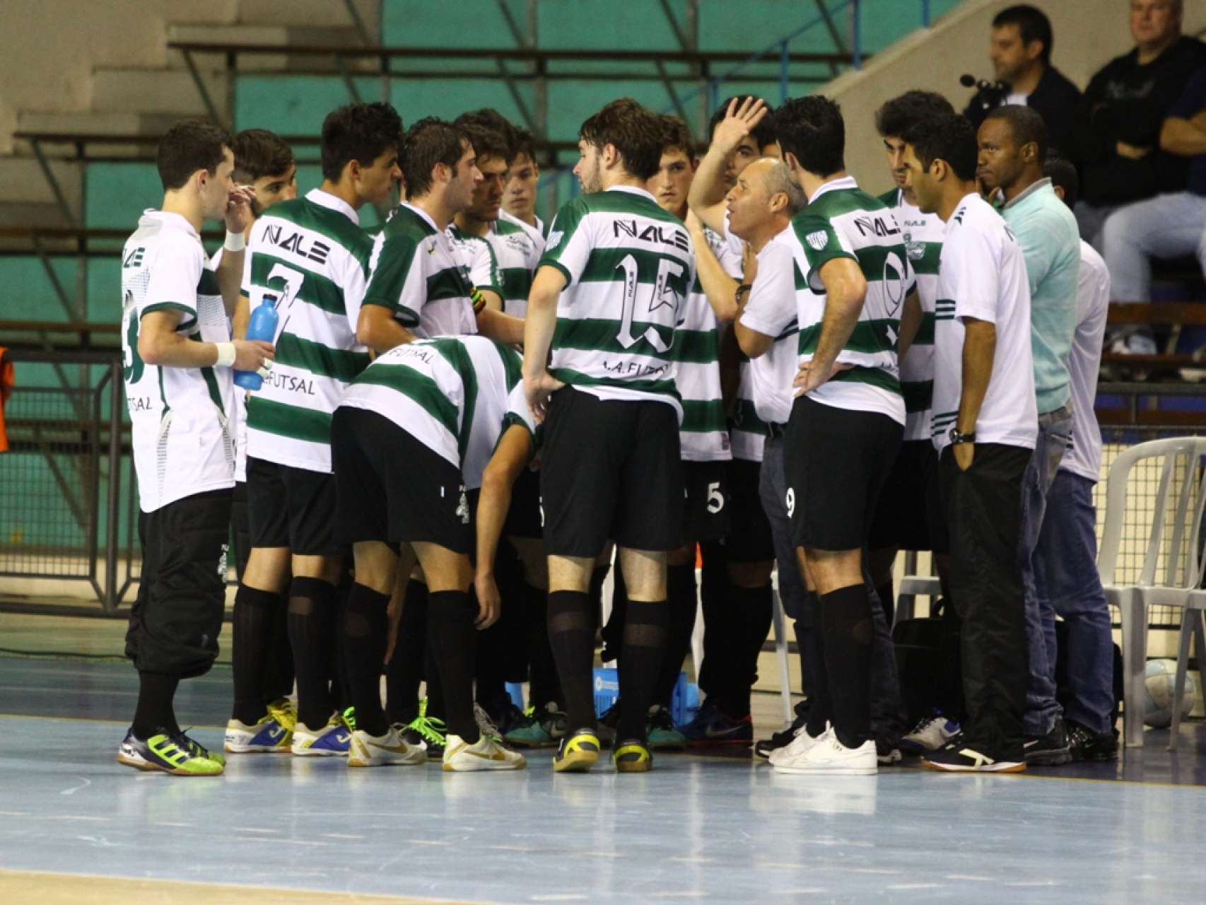 Coxa Futsal prega inteligncia para atuar fora de casa