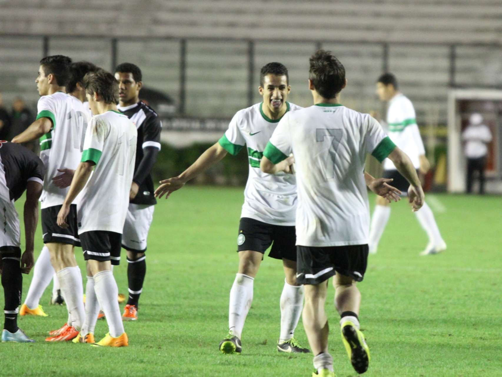 Coxa Sub-17 vence o Vasco e avana na Copa do Brasil