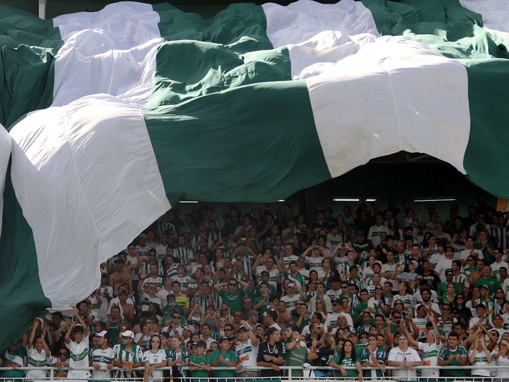 Nos braos da torcida