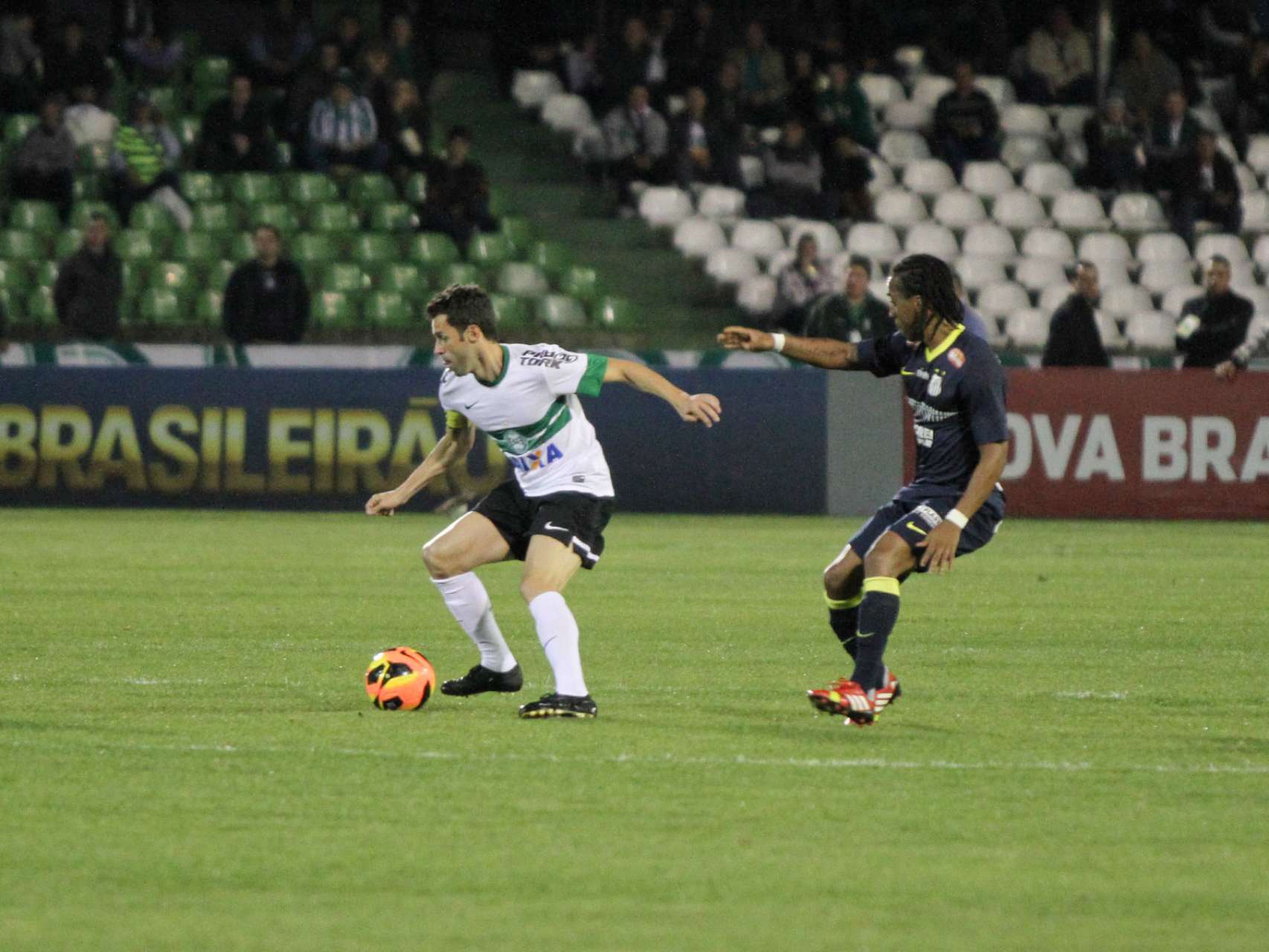 Lincoln faz histria em 100 jogos pelo Coxa