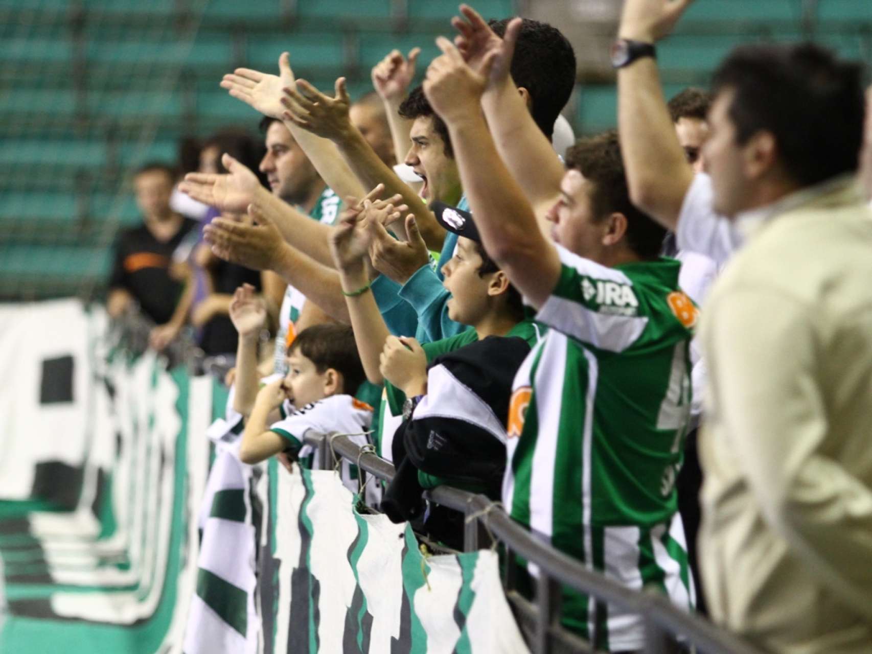 Coxa Futsal convoca a torcida para primeiro jogo em casa
