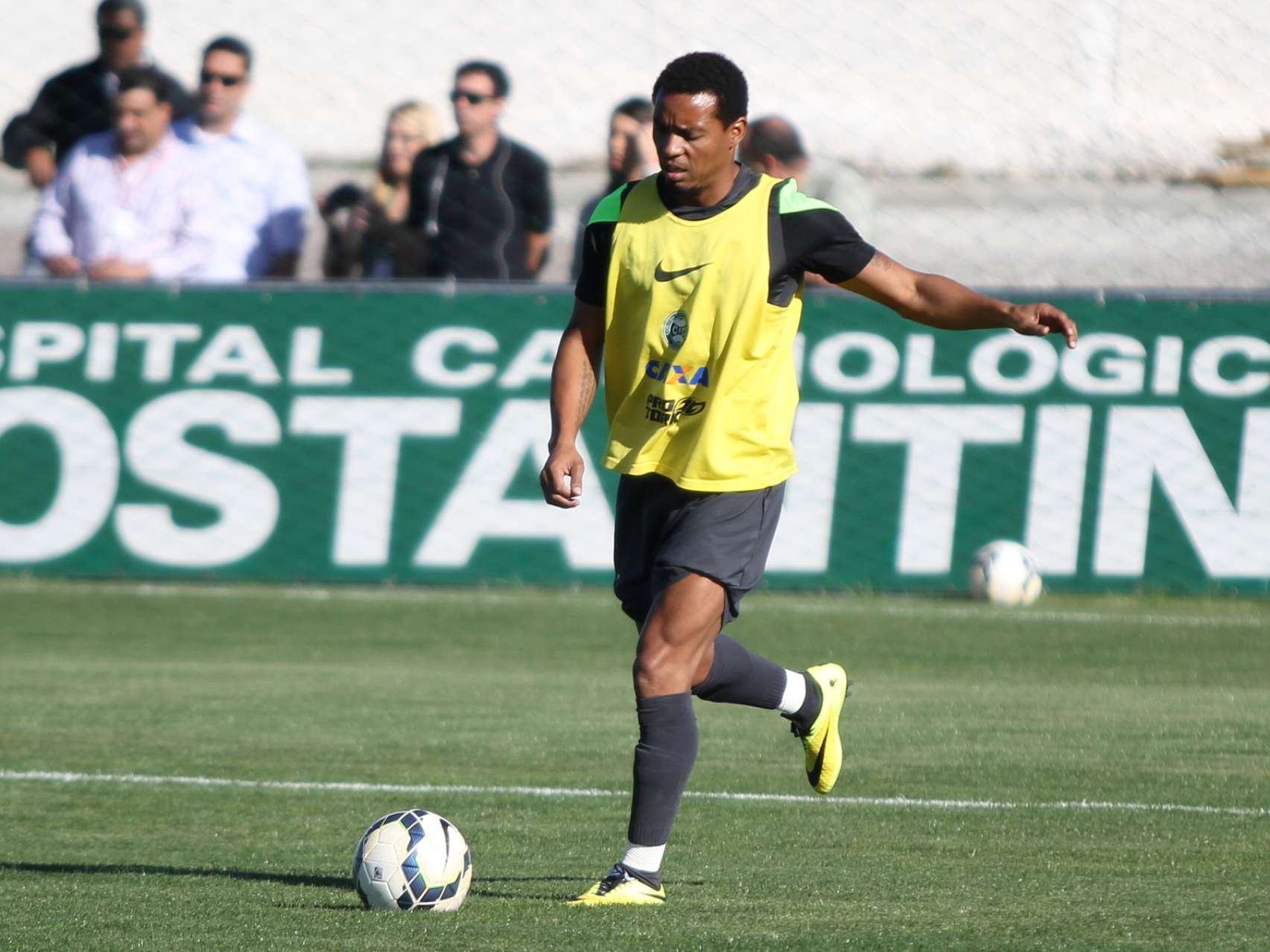 Coritiba confirma Rosinei